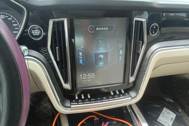 Used Zotye T700 2017 1.8T Dual-Clutch Luxury Model
