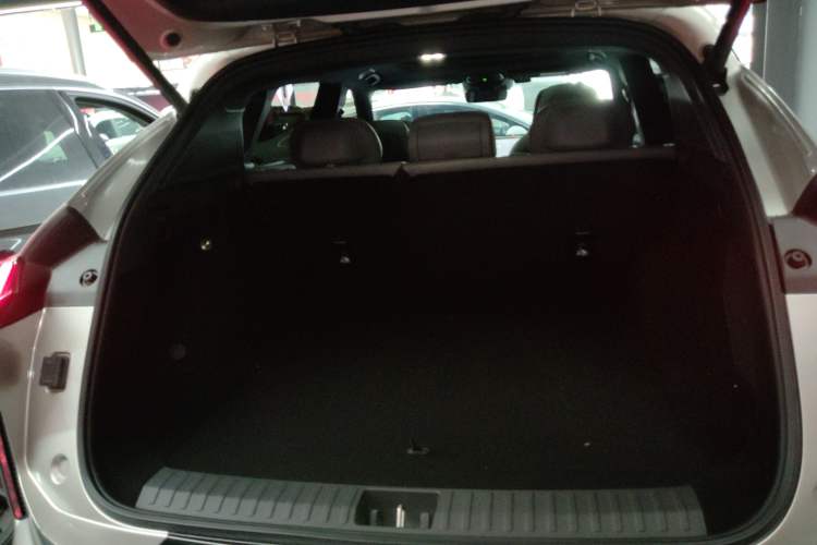 Used Lynk & Co 08 EM-P 2023 120km Long-Range Halo Trunk