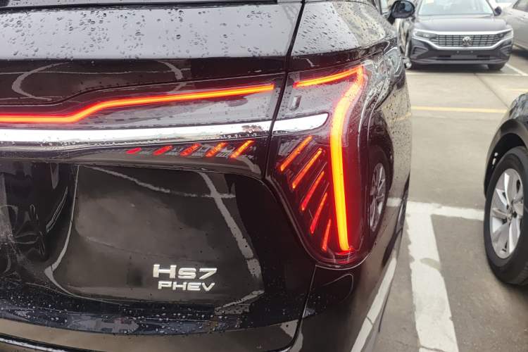 Used Hongqi HS7 PHEV 2024 2.0T PHEV Four-Wheel Drive Flagship Edition 7 Seats Right Rear Taillight