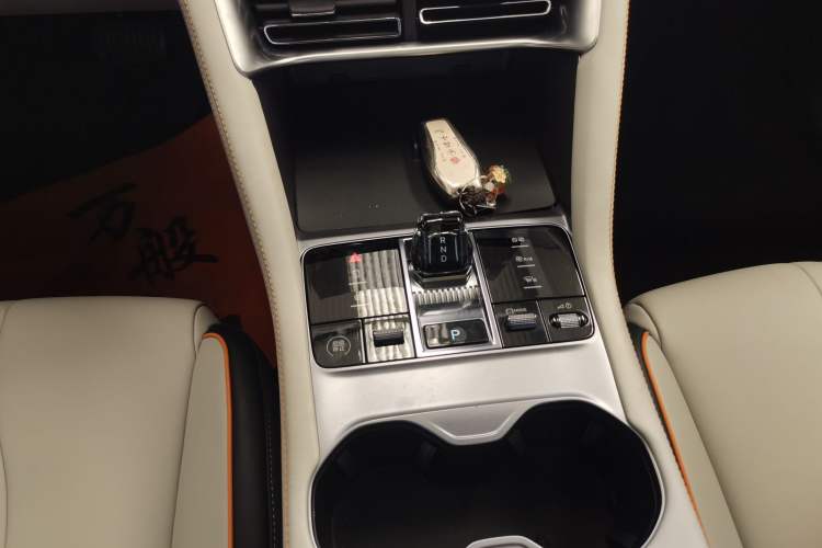 Used BYD Song PLUS New Energy 2023 Champion Edition DM-i 110KM Flagship Model Gear Lever