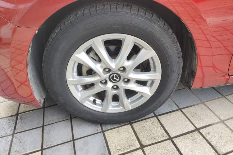 Used Mazda 3 Axela 2017 Sedan 1.5L Automatic Luxury Model Emission Standard China V
