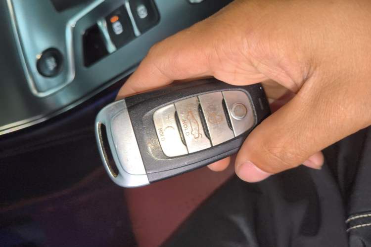 Used Hongqi H5 2022 Classic Model Facelift 1.8T Automatic Smart Connect Flagship Edition
