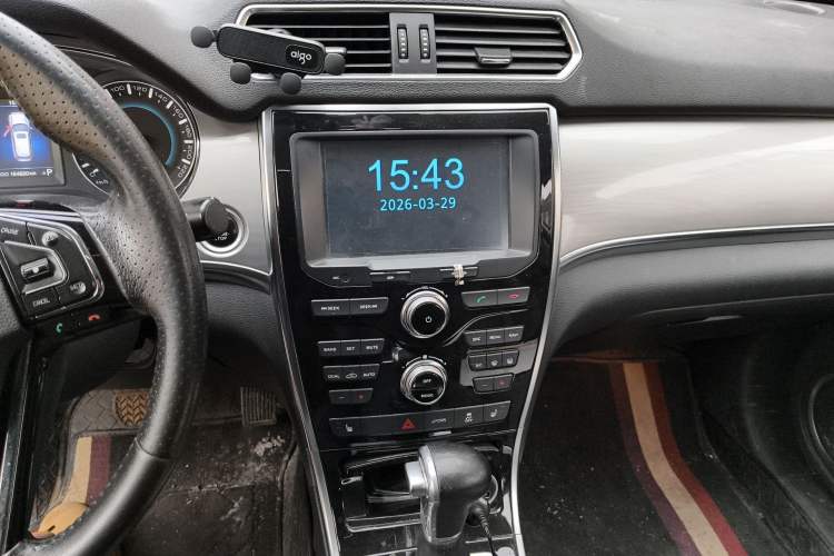 Used Haval H2 2016 Red-Label 1.5T Automatic Two-Wheel Drive Luxury Model
