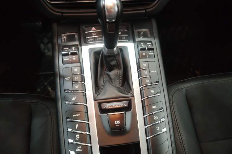 Used Porsche Macan 2018 Macan 2.0T