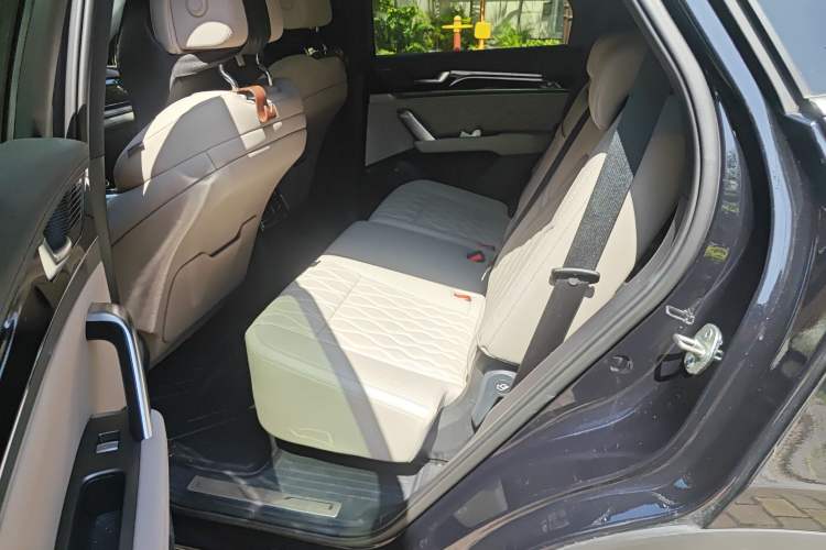 Used BYD Tang New Energy 2024 DM-i Glory Edition 112KM Flagship Model
