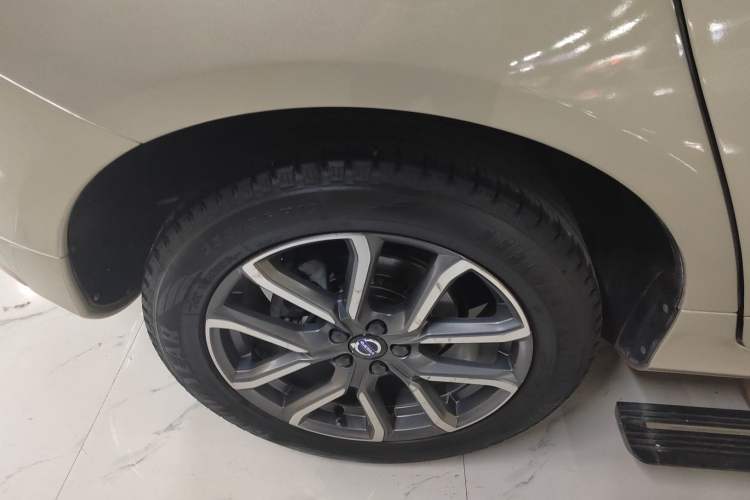 Used Volvo XC60 2017 T5 AWD Smart Upgrade Edition
