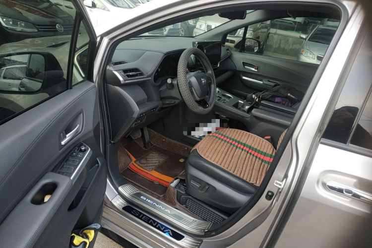 Used Toyota Sienna 2021 2.5L Hybrid Premium Edition
