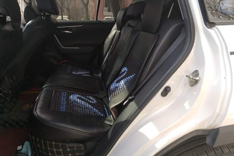 Used Toyota RAV4 2021 Dual-Engine 2.5L E-CVT Four-Wheel Drive Elite PLUS Edition Left Rear Seat