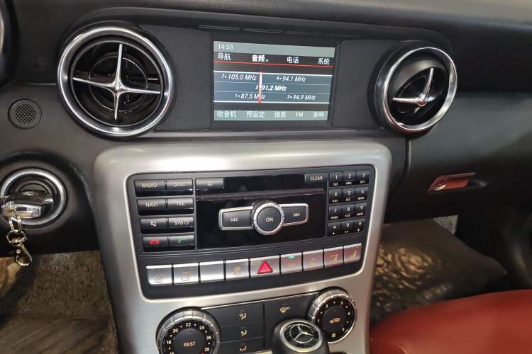 Used Mercedes-Benz SLK-Class 2011 SLK 200 Fashion Model
