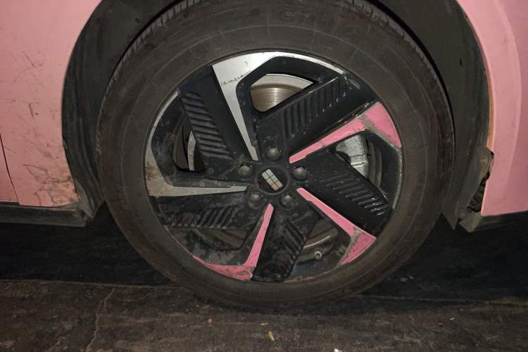 Used Geely Galaxy L6 2024 125km PLUS Dragon Edition
