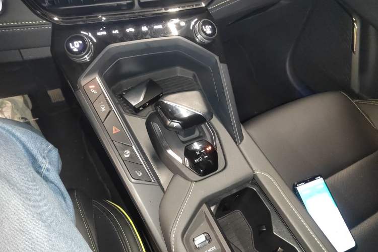 Used Lynk & Co 06 2023 Remix 1.5T Dynamic Halo Gear Lever