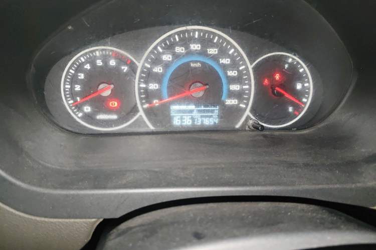 Used Wuling Rongguang V 2015 1.2L Standard Version
