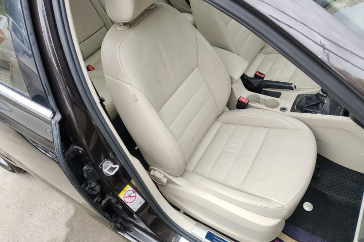 Used Skoda Octavia 2015 1.6L Automatic Yijun Edition
