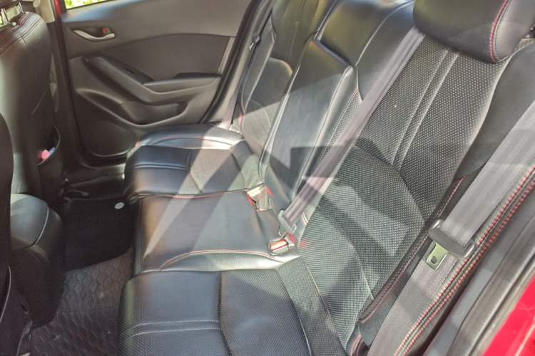 Used Mazda 3 Axela 2017 Sedan 1.5L Automatic Comfort Model Emission Standard China V
