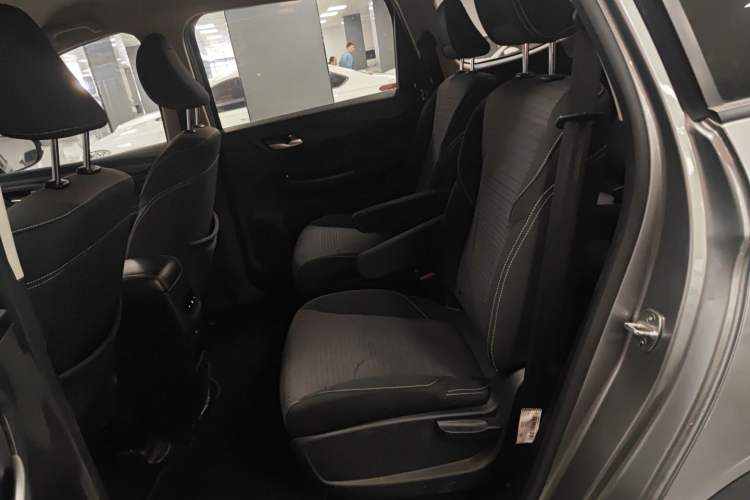 Used Baojun 730 2021 1.5L Manual Fashion Version 7 Seats
