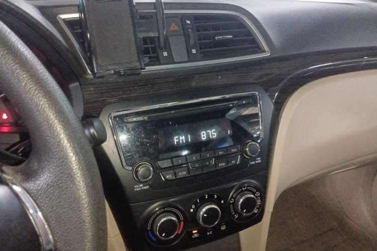 Used Suzuki Alivio 2015 1.6L Automatic Comfort Model
