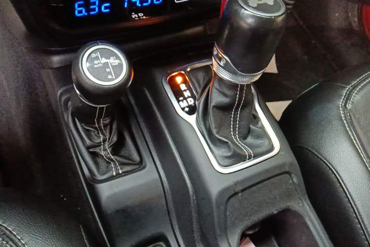 Used Jeep Wrangler New Energy 2021 Four-Door 2.0T 4xe Sahara Gear Lever