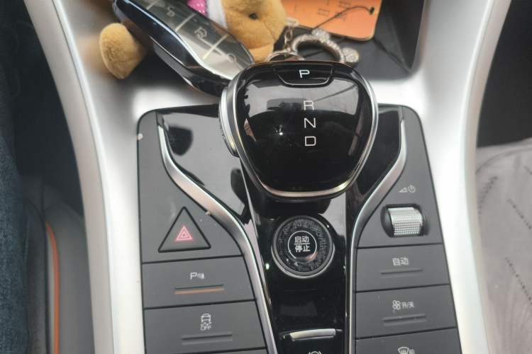 Used BYD Song Pro New Energy 2024 HONOR Edition DM-i 71KM Navigation Model
