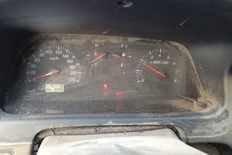 Used Jinbei Grace 2015 2.0L Classic Edition Standard Model Short Wheelbase 7 Seats
