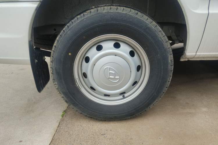 Used SAIC MAXUS Xintu V80 2023 2.0T AMT Classic Aoyuntong Power Version Long Wheelbase Mid-Roof Design 6/7/8/9-Seater