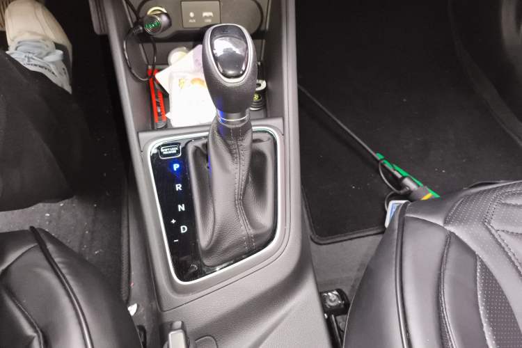 Used Hyundai Verna (new generation) 2016 1.4L Automatic Cool Edition GLS Gear Lever