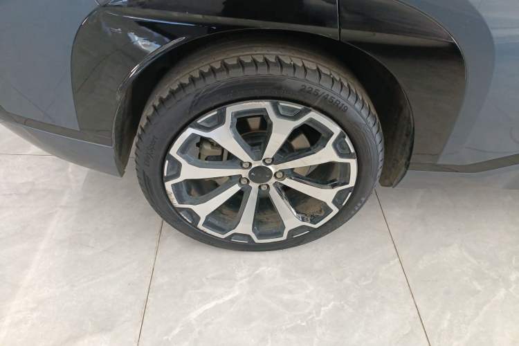 Used AION V 2024 Aion Tyrannosaurus 650 Smart Luxury Edition