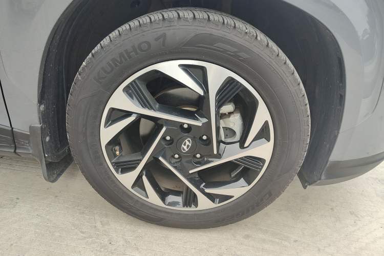 Used Hyundai Custo 2021 270TGDi Prestige LUX Right Front Wheel Hub