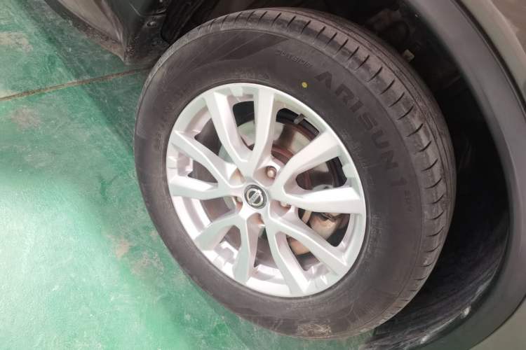 Used Nissan X-Trail 2017 2.0L CVT Comfort Edition 2WD Right Front Wheel Hub