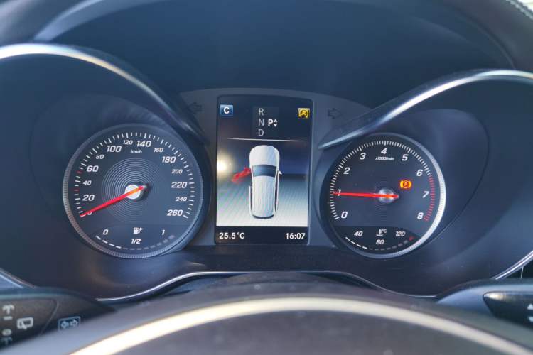 Used Mercedes-Benz GLC 2018 GLC 260 4MATIC Luxury Model Instrument Cluster