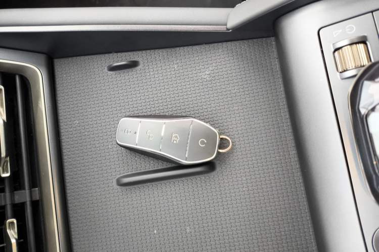 Used BYD Qin L 2025 DM-i Smart Drive 120KM Leading Model