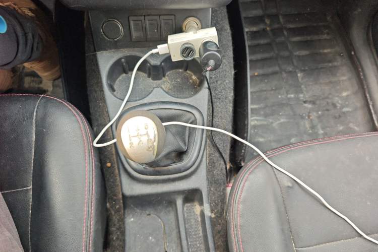 Used Dongfeng Fengon 330 2014 1.5L Manual Standard Edition DK15-02 Gear Lever