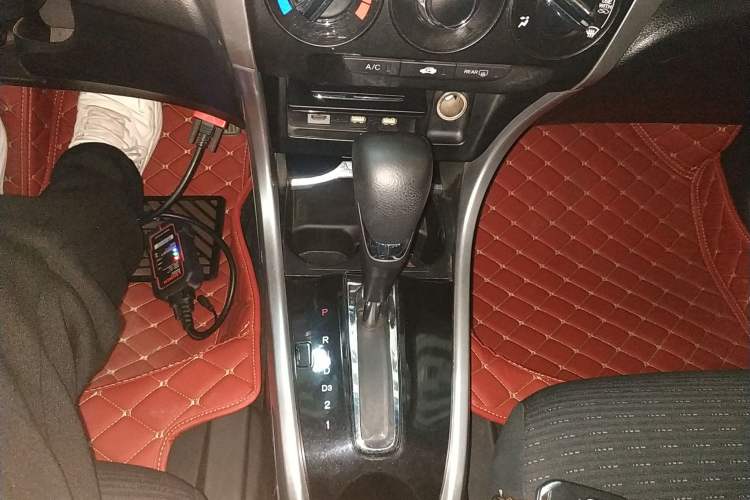 Used Honda Crider 2015 1.8L automatic luxury edition Gear Lever