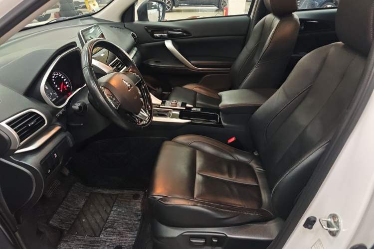 Used Mitsubishi Eclipse Cross 2019 1.5T CVT Two-Wheel Drive Dream Edition China VI Standard
