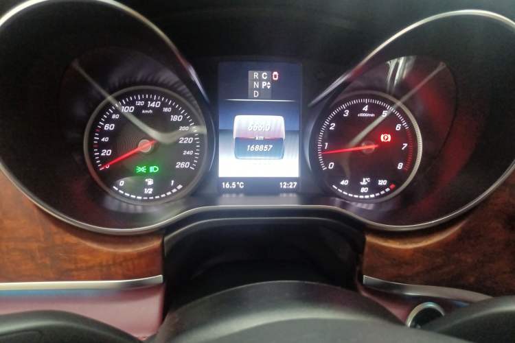 Used Mercedes-Benz V-Class 2018 V 260 L Prestige Extended Version China VI Odometer Close Up