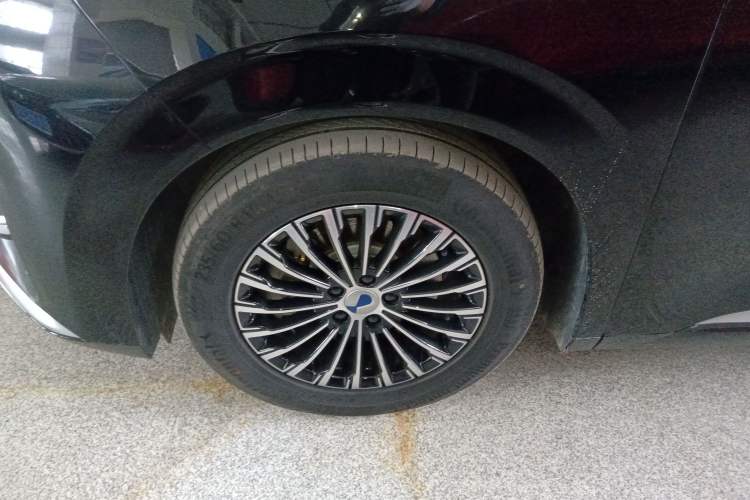 Used Denza D9 2024 DM-i 980 Four-Wheel Drive Prestige Model
