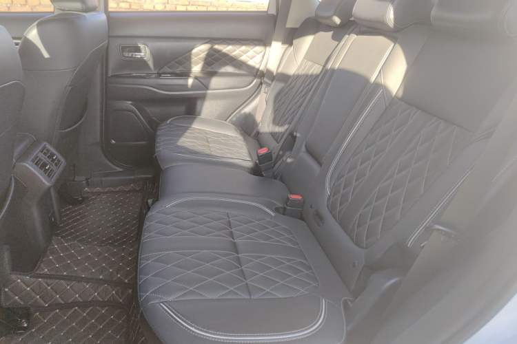 Used Mitsubishi Outlander 2021 2.4L 4x4 DynaDrive Edition 5 Seats