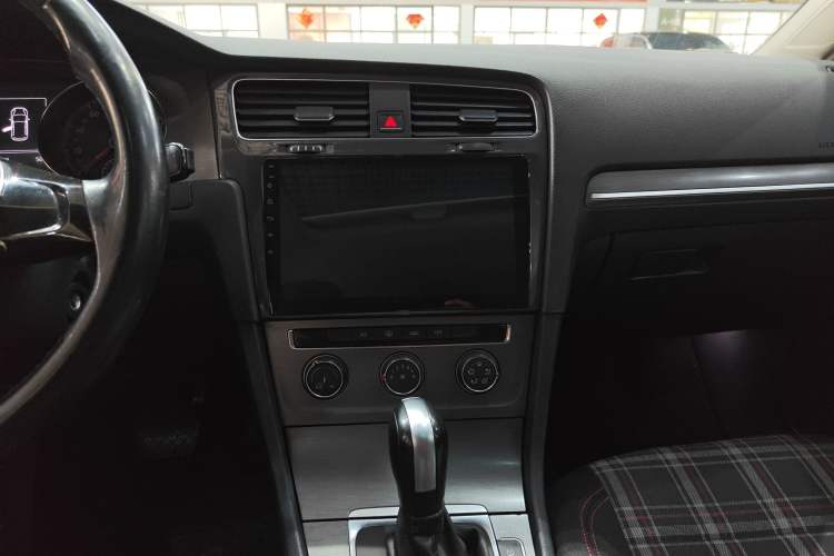 Used Volkswagen Golf 2015 1.6L Automatic Comfort Model
