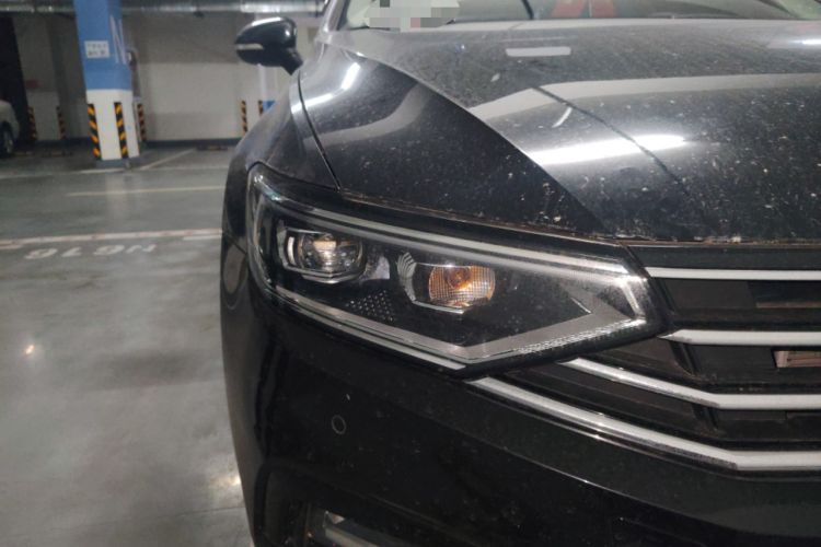 Used Volkswagen Magotan 2020 330TSI DSG Luxury Edition Right Front Headlight