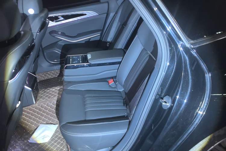 Used Hongqi H9 2023 2.0T Smart Connect Flagship Edition