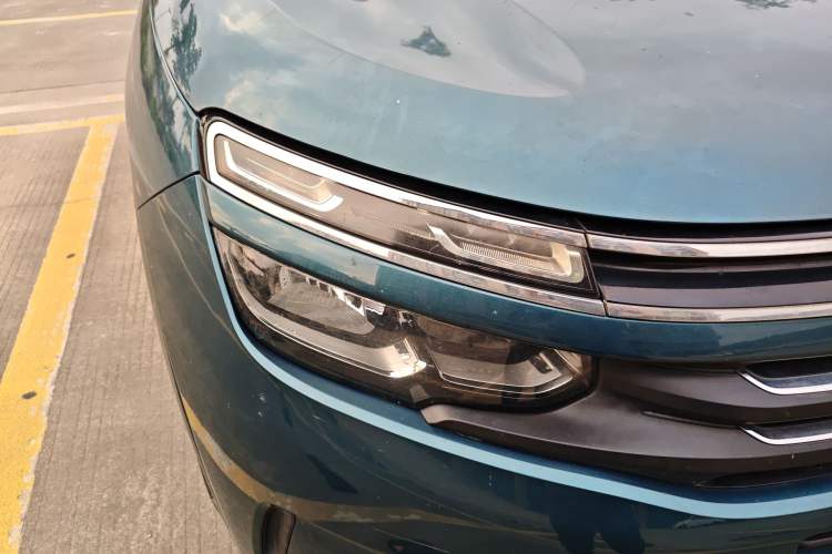 Used Citroen C5 AIRCROSS 2017 350THP Fashion Edition Right Front Headlight