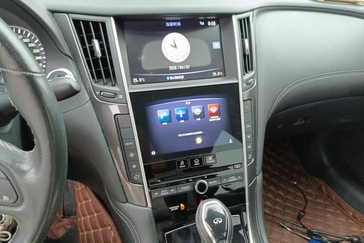 Used Infiniti Q50L 2018 2.0T Comfort Edition China V Standard Audio And AC Panel
