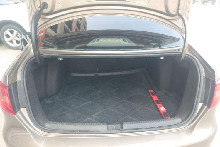 Used Volkswagen Sagitar 2014 Revised Version 1.4TSI Automatic Luxury Edition
