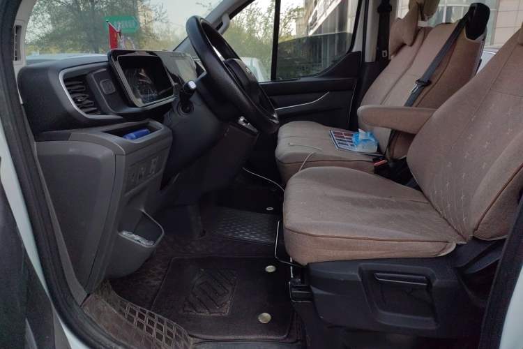 Used Ford Transit 2023 2.0T Diesel Automatic Multi-Purpose Commercial Vehicle Mid-Frame Mid-Roof 5/6 Seats
