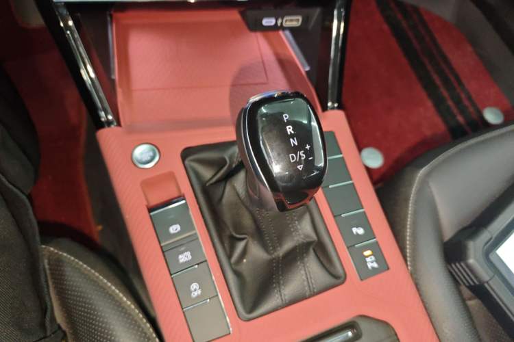 Used Volkswagen Passat 2024 380TSI Starry Luxury Edition
