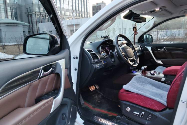 Used Haval H9 2017 2.0T Gasoline 4x4 Luxury 7-Seater
