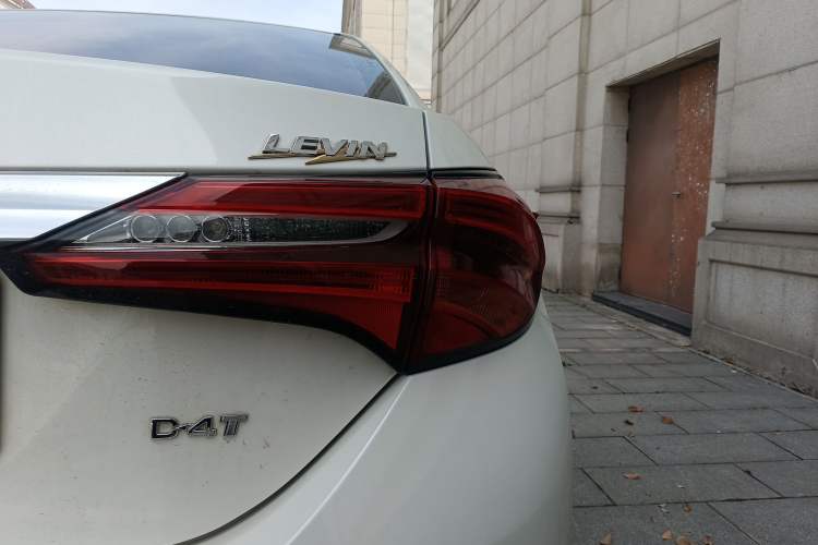 Used Toyota Levin 2017 Revised 185T CVT Elite Edition China V Standard
