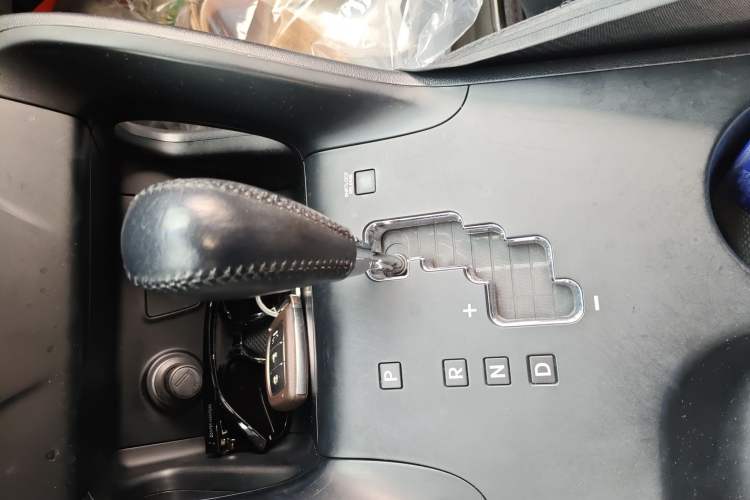 Used Hyundai ix35 2013 2.0L Automatic Two-Wheel Drive Smart GLS China IV Standard