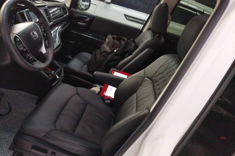 Used Honda Elysion 2019 2.0L Hybrid Luxury Edition
