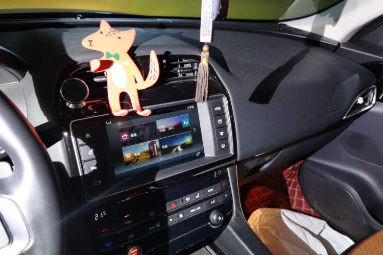 Used Jaguar F-PACE 2018 2.0T Four-Wheel Drive Urban Luxury Edition