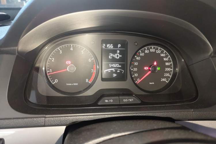 Used Volkswagen Gran Lavida 2013 1.6L Automatic Fashion Model
